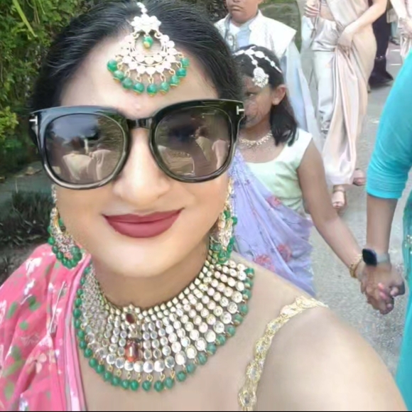 Designer Gold Dark Green Samyukti Singhania Kundan Bridal set - Picture 6 of 6